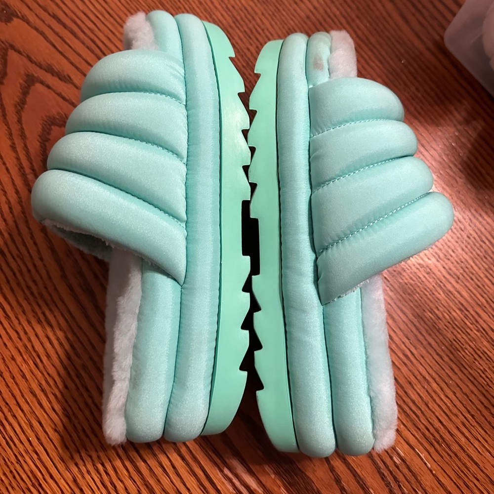 Ugg Slides - image 5